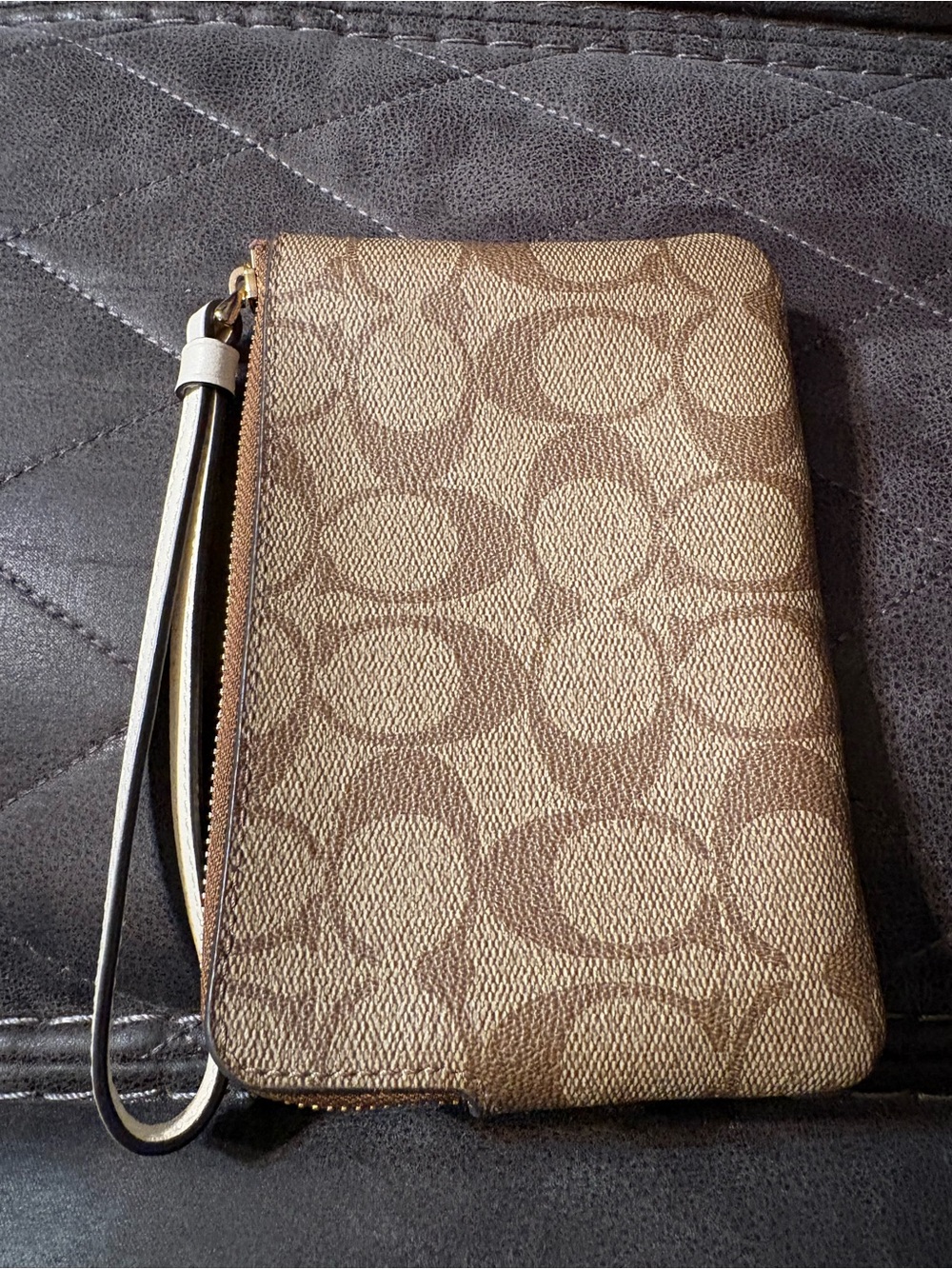 Coach wristlet Corner Zip signature canvas pattern Tan chalk-white center stripe - Picture 6 of 7